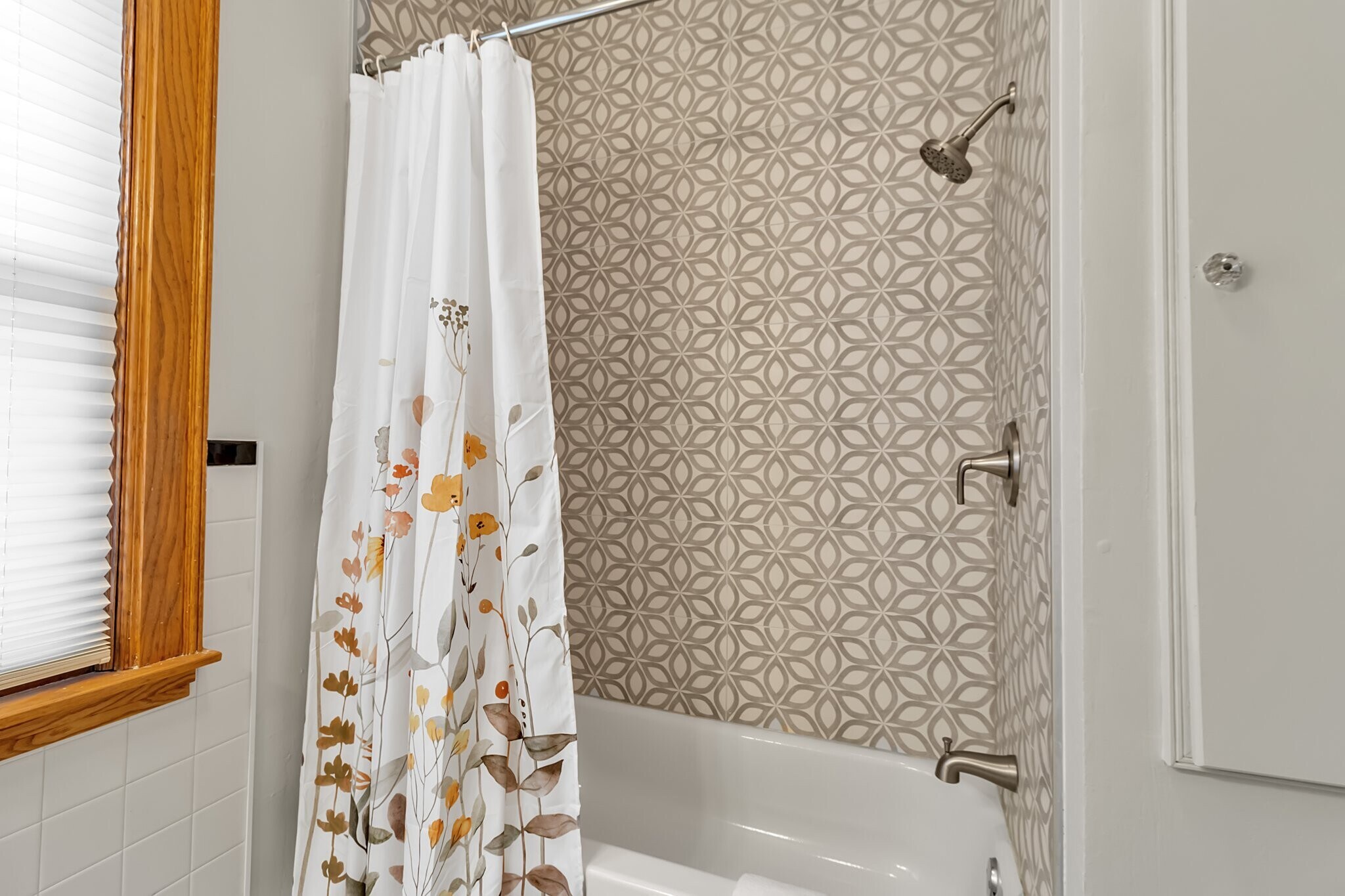 Building Photo - 217 Norwood Ave