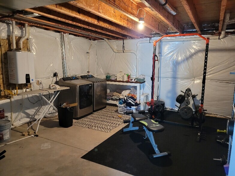 Building Photo - 5212 Crested Hill