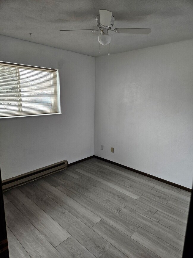 Building Photo - Woodridge Apartments- 1003