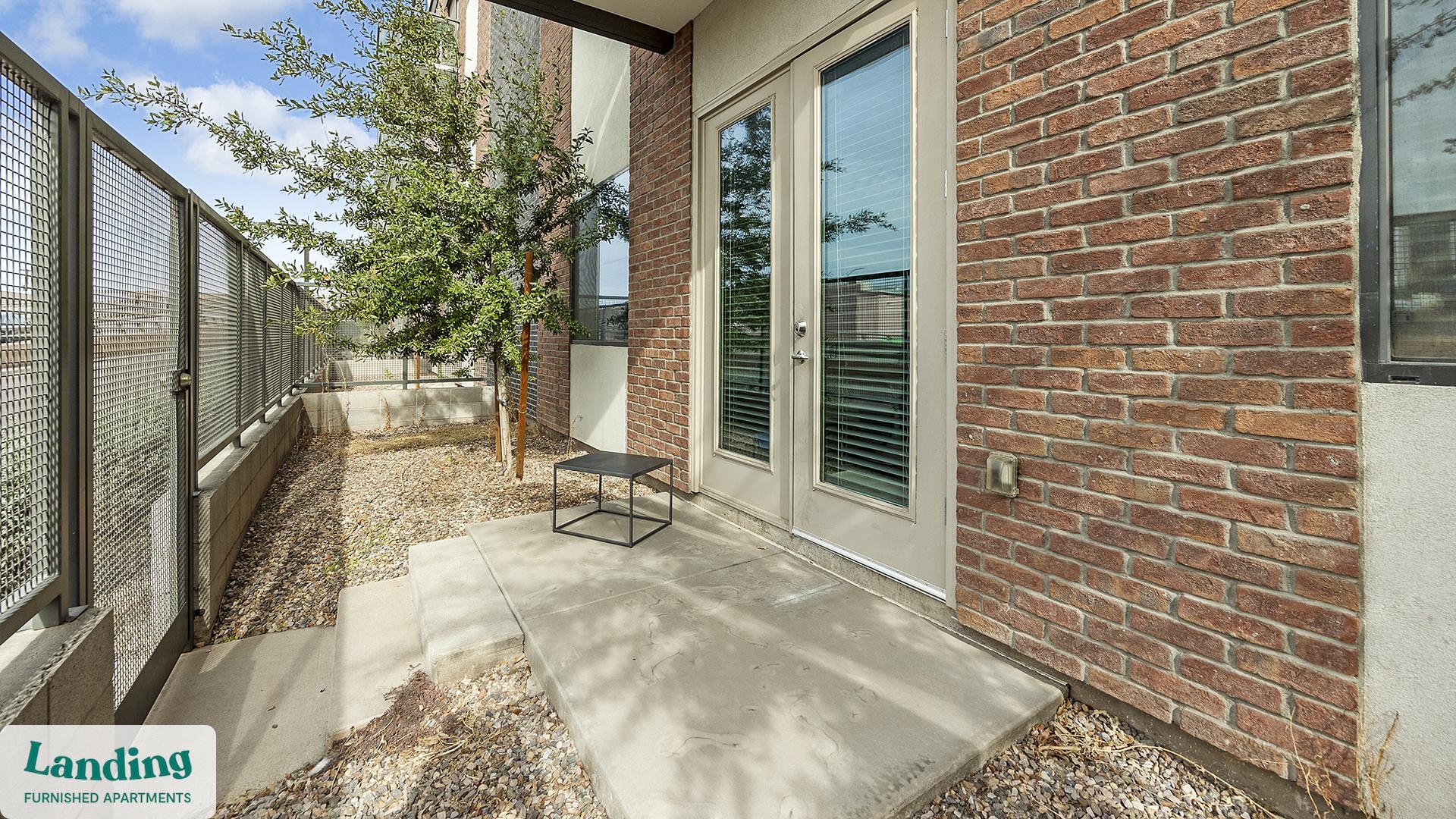 Building Photo - 402 W Lincoln St