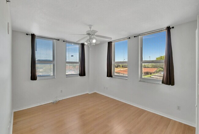 Building Photo - 2665 SW 37th Ave
