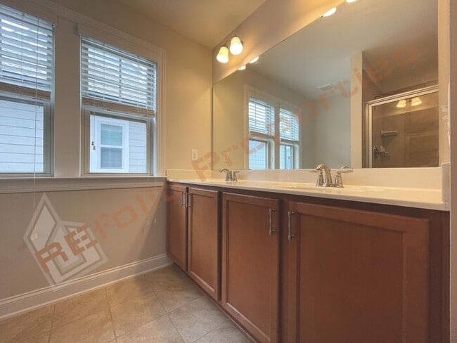 Building Photo - Brand New Carpet and Fresh Paint! Charming...