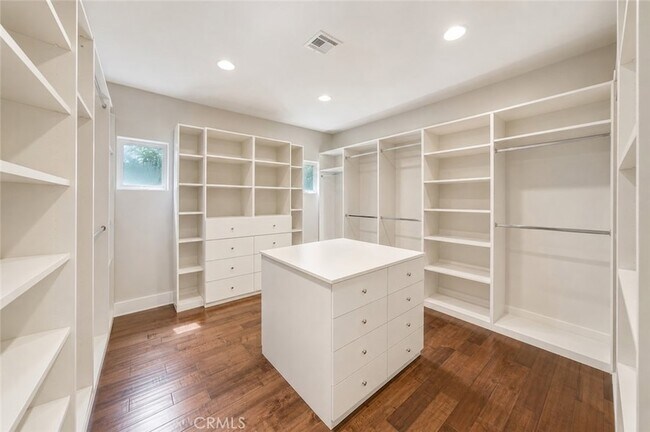 Building Photo - 4822 Valjean Ave