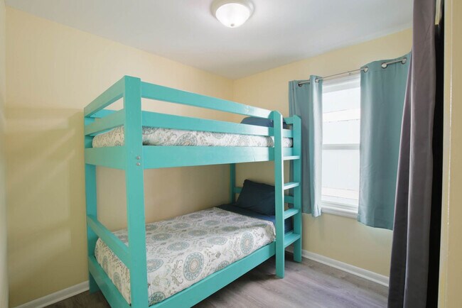 Building Photo - 606 Carolina Beach Ave S