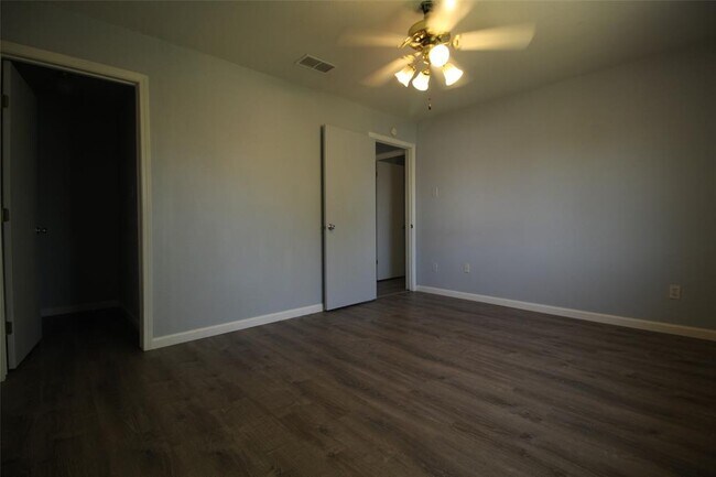 Building Photo - 12302 Uttimer Ln