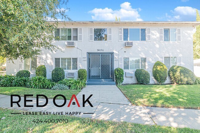 Building Photo - 14619 Moorpark St