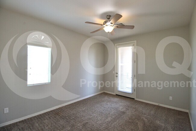 Building Photo - 4167 E Glacier Pl