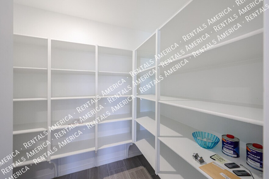 Building Photo - 40622 W Williams Way
