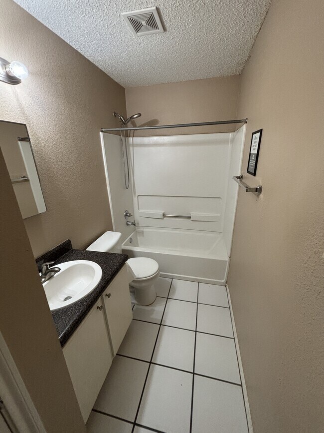 Building Photo - 5850 Spring Pebble