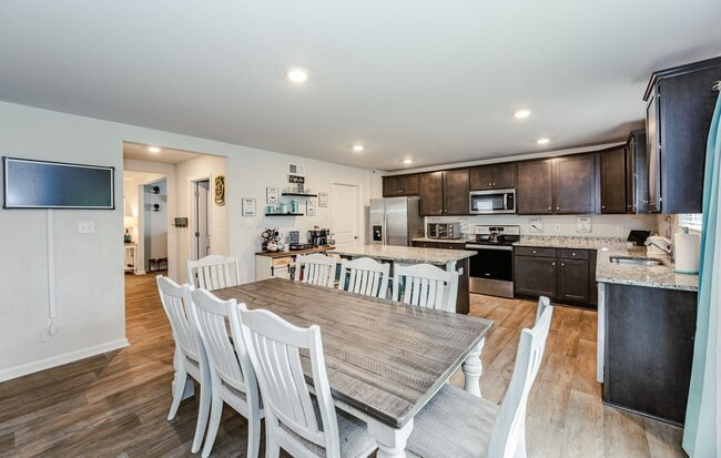 Building Photo - Home in The Arbors with FREE December Rent!*