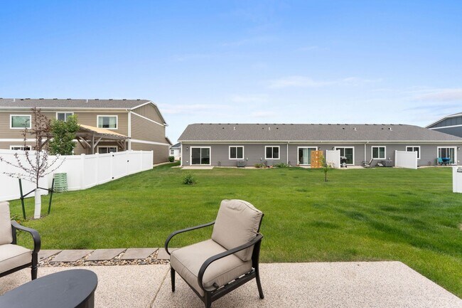 Building Photo - 4500 E Whisper Ridge Pl