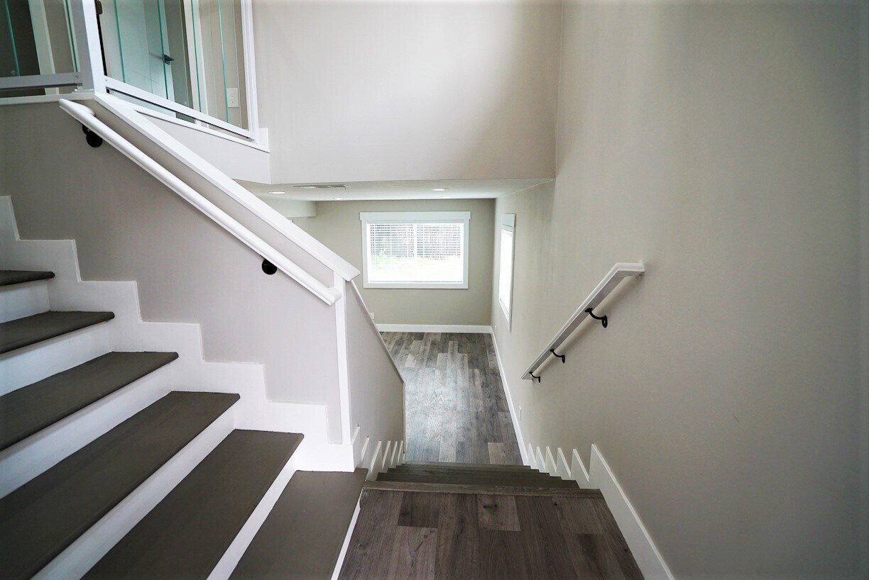 Building Photo - 1633 62nd St