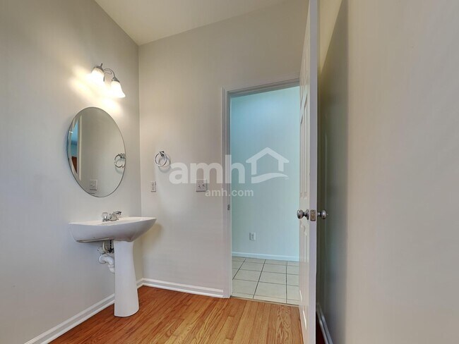 Building Photo - 10524 Dominion Village Dr