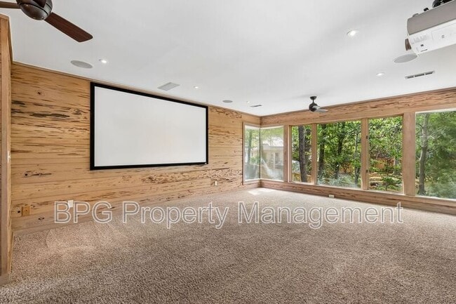 Building Photo - 15 Glenkirk Dr