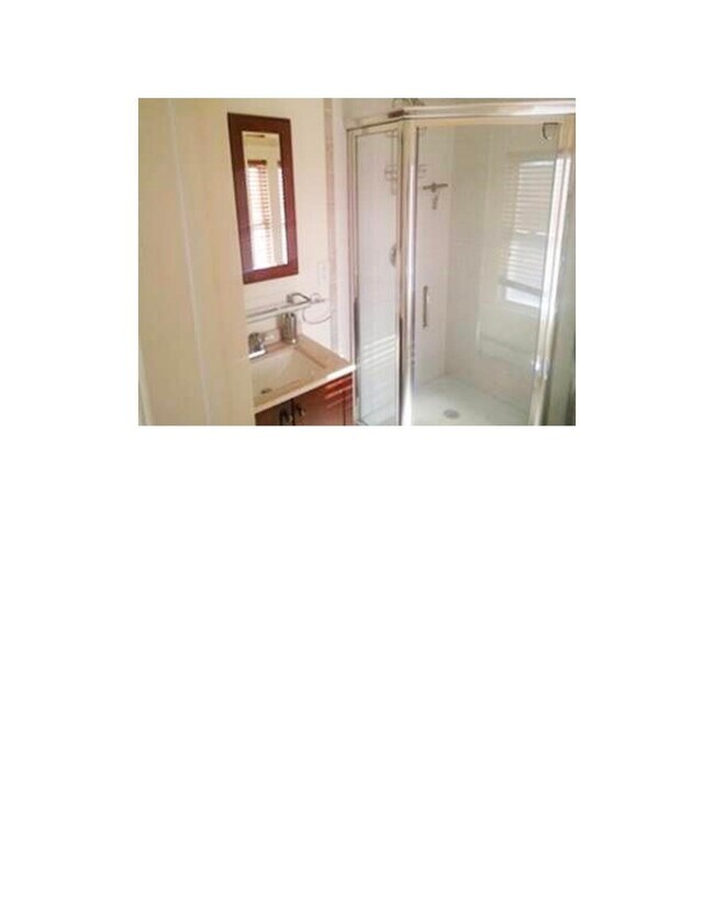 Building Photo - 245 7th St