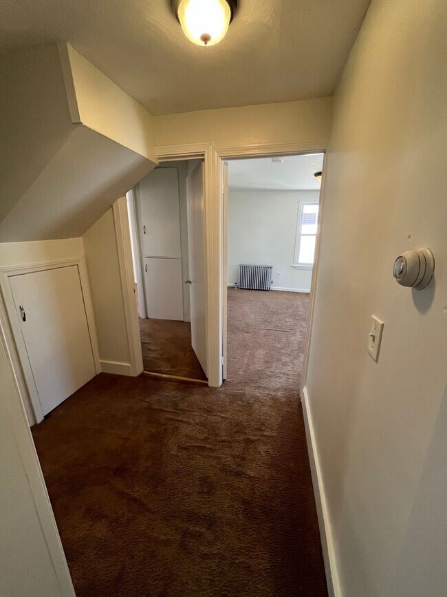 Building Photo - Central St Apartments