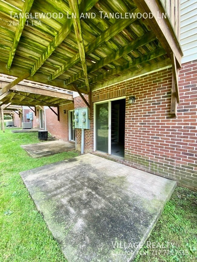 Building Photo - 442 Tanglewood Ln