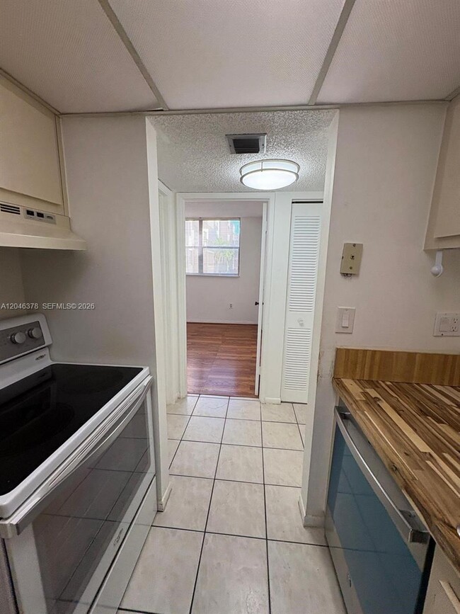 Building Photo - 8004 SW 149th Ave