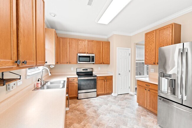 Building Photo - 5612 Slaytenbush Ln