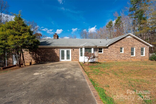 Building Photo - 4601 Linda Kay Dr