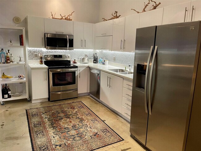 Building Photo - 444 N E St