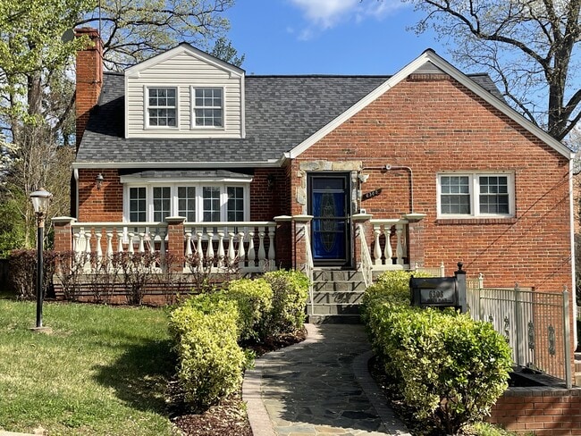 Primary Photo - 6308 Joslyn Pl