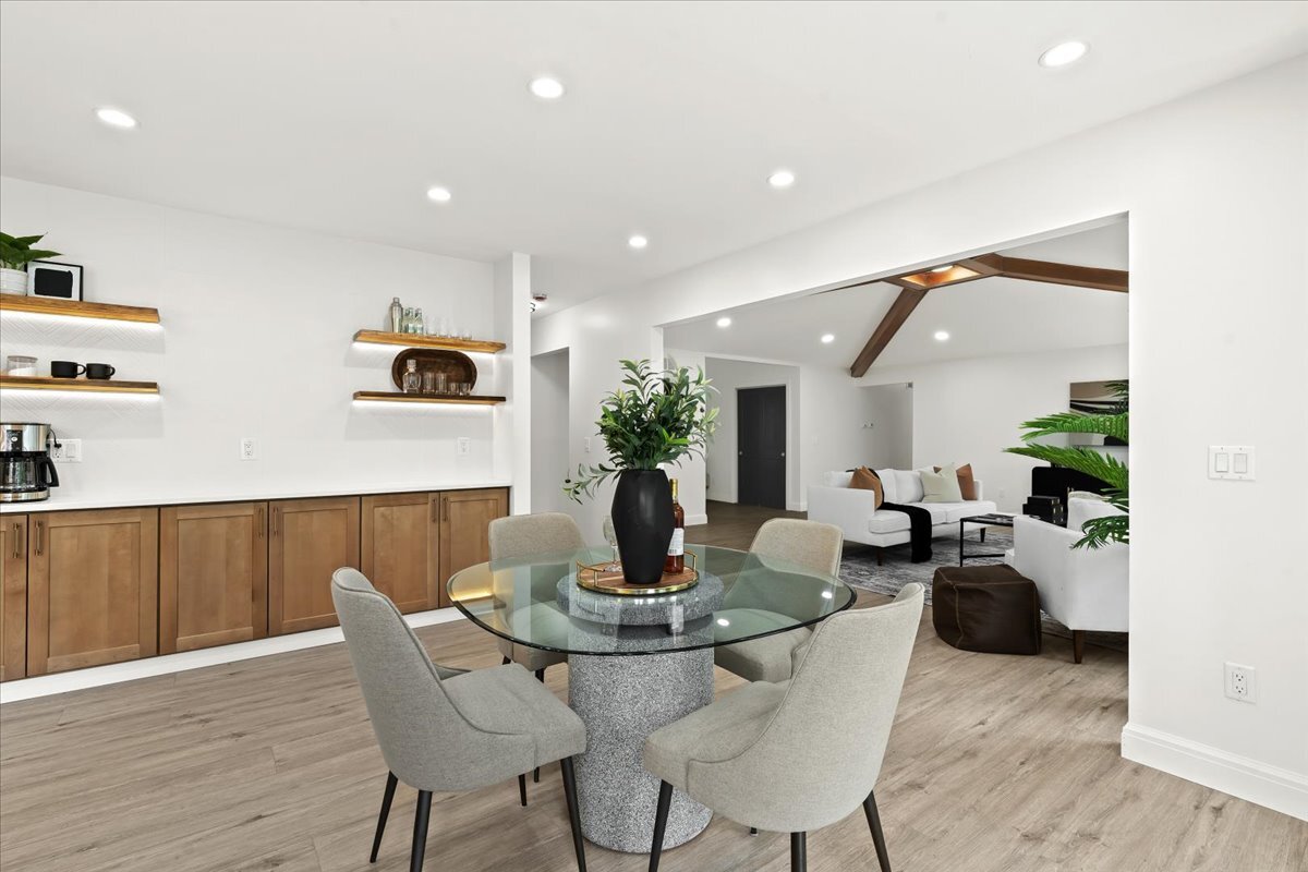 Building Photo - 40526 Woodside Dr
