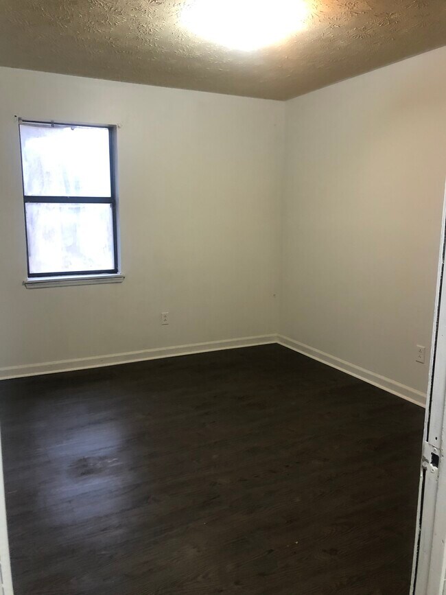 Building Photo - 124 Oak Park Ct