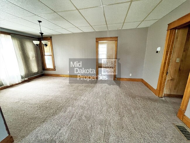 Building Photo - 517 N Duff-3 Bedroom House