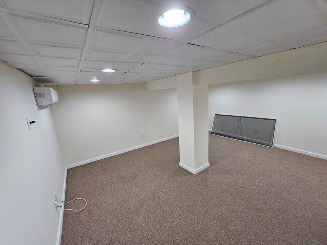 Building Photo - 10 Covert St