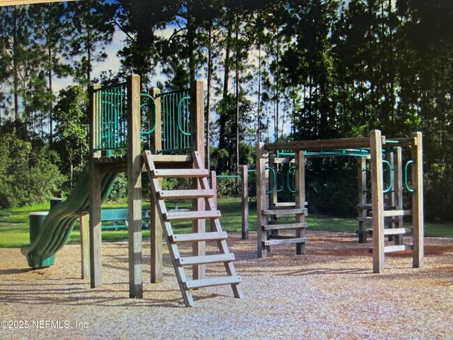 Building Photo - 352 Wooded Crossing Cir