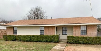 Building Photo - Decatur Home 3 Bedroom 2 Bath