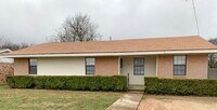 Building Photo - Decatur Home 3 Bedroom 2 Bath