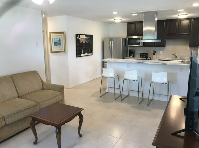 Building Photo - 3700-3700 Haines Rd N