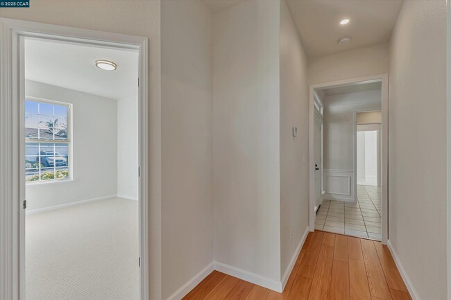 Building Photo - 4719 Golden Bear Dr