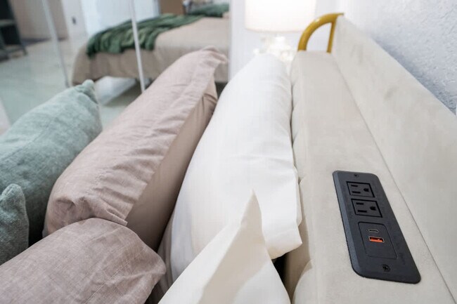 Building Photo - 14552 Skyline Truck Trail