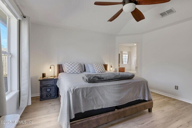 Building Photo - 1453 Lindseys Xing Dr