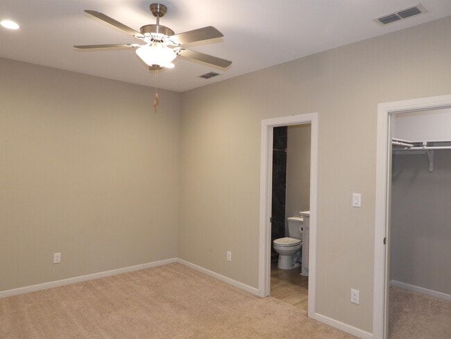 Building Photo - 1336 E Candor Dr