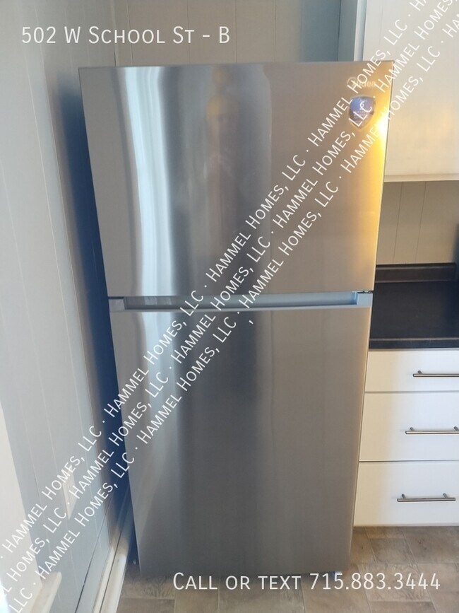 Building Photo - 502 W School St