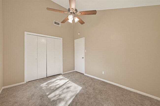 Building Photo - 11923 Briar Forest Dr