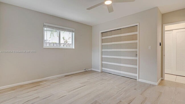 Building Photo - 1001 SW 12th Ct