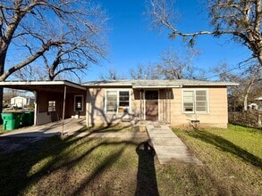 Building Photo - 3 bedroom 1 bath in Mart Texas