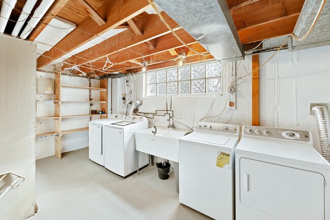 Building Photo - 12450 Knights Rd