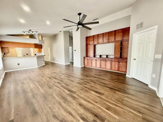 Building Photo - 6959 S Manhattan Ave