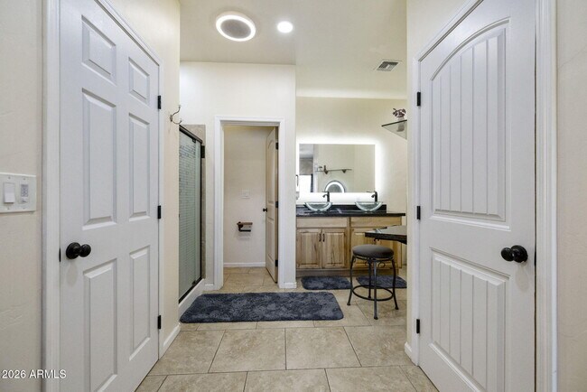 Building Photo - 10930 S Banjo Ln