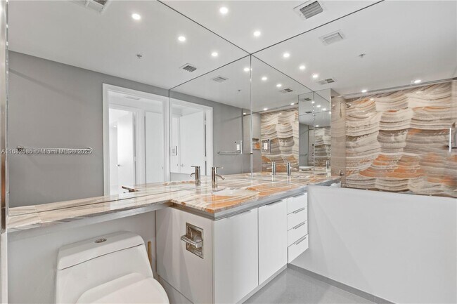 Building Photo - 325 S Biscayne Blvd