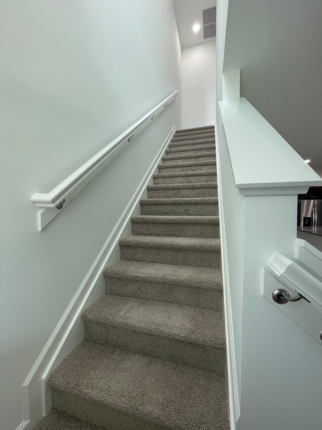 Building Photo - 16374 POWERSCOURT Dr