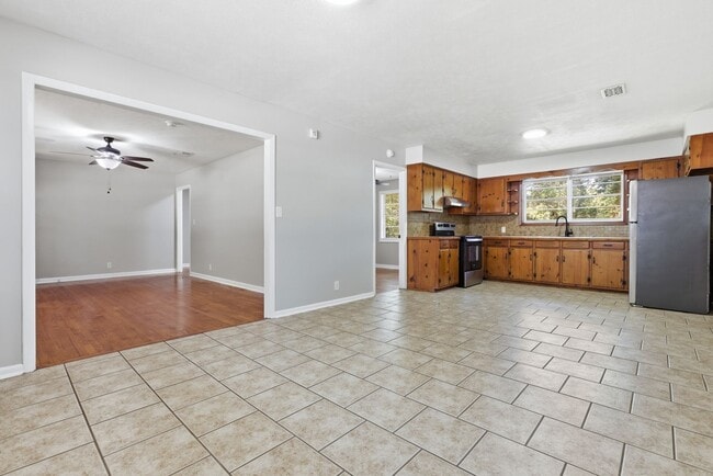 Building Photo - Updated 3BR/2BA Home in Phenix City, AL