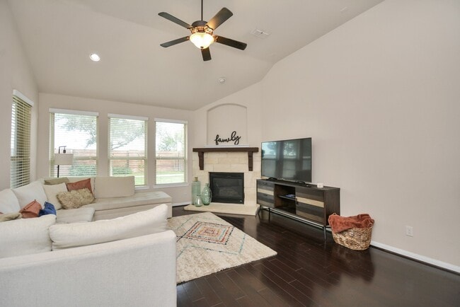Building Photo - 17510 Woodfalls Ln