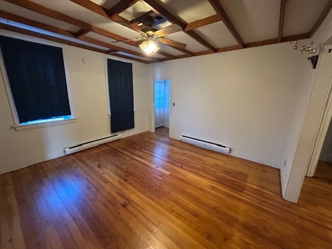 Building Photo - $1050 Middletown 2 bedroom for rent